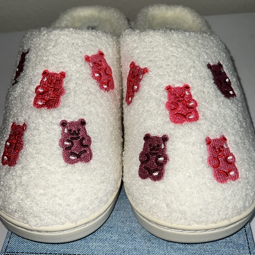 Aeropostale Gummy Bears Slippers - Picture 6 of 6
